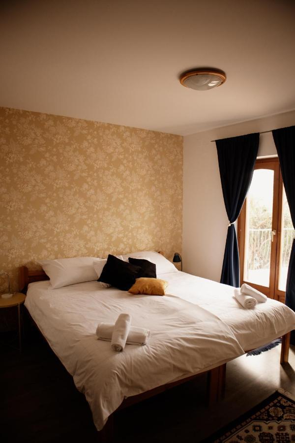 Sipos Borhaz Es Vendeghaz Hotel Badacsonyors Ngoại thất bức ảnh