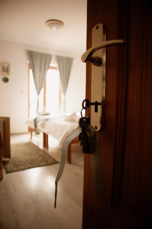 Sipos Borhaz Es Vendeghaz Hotel Badacsonyors Ngoại thất bức ảnh