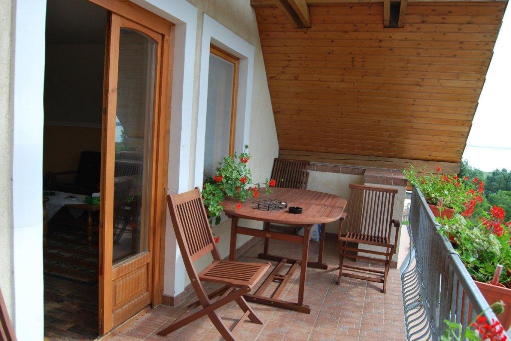 Sipos Borhaz Es Vendeghaz Hotel Badacsonyors Ngoại thất bức ảnh
