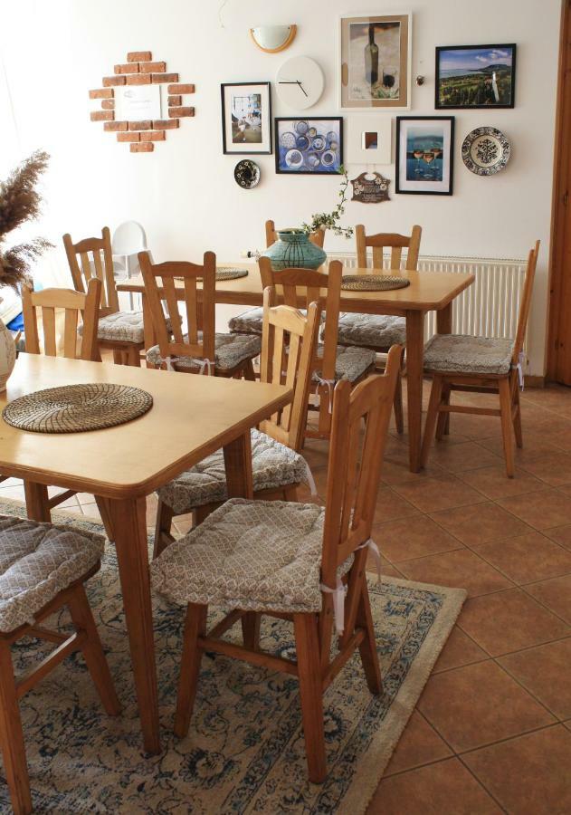 Sipos Borhaz Es Vendeghaz Hotel Badacsonyors Ngoại thất bức ảnh