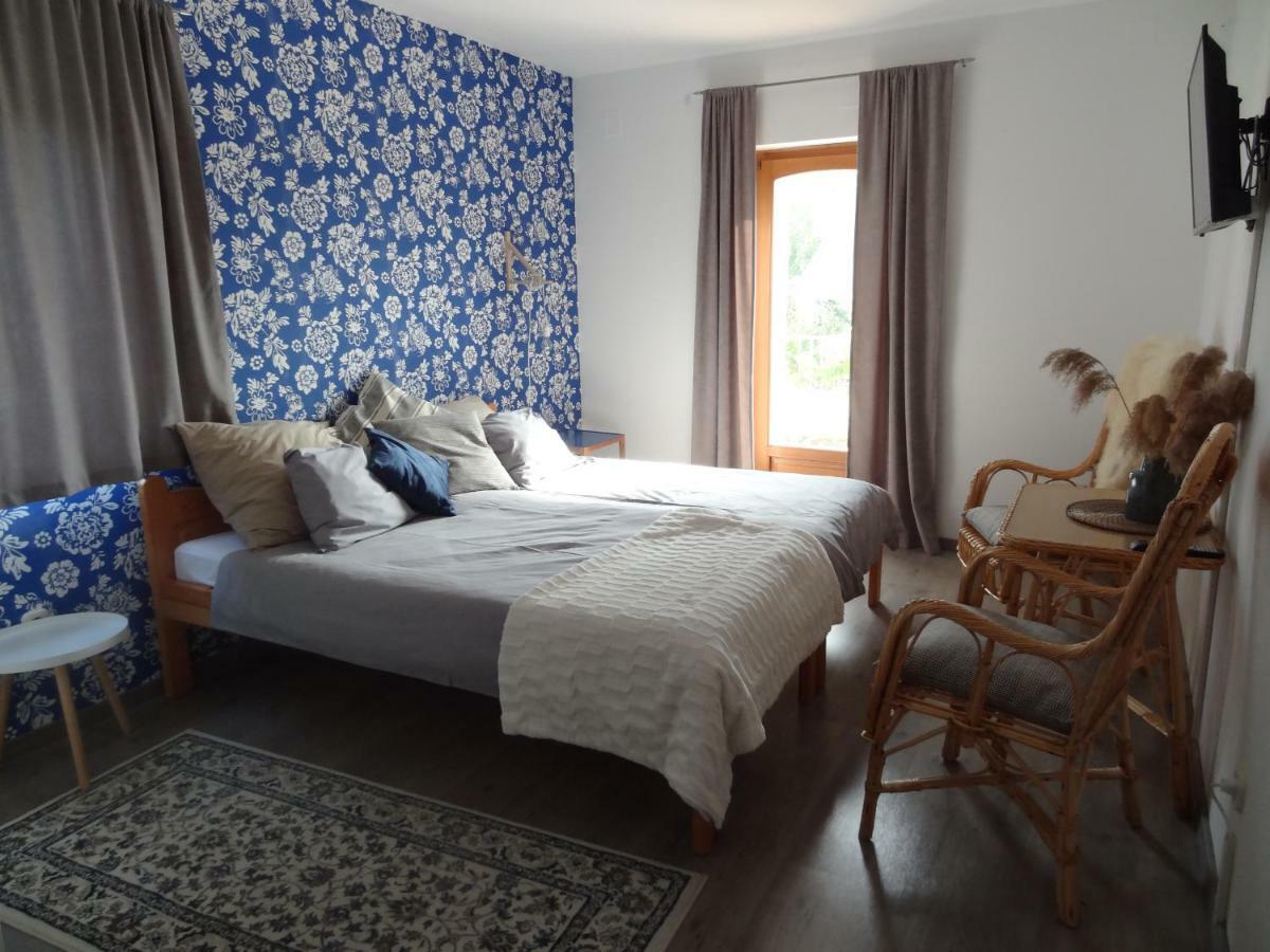 Sipos Borhaz Es Vendeghaz Hotel Badacsonyors Ngoại thất bức ảnh
